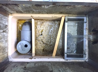 グリストラップ清掃前