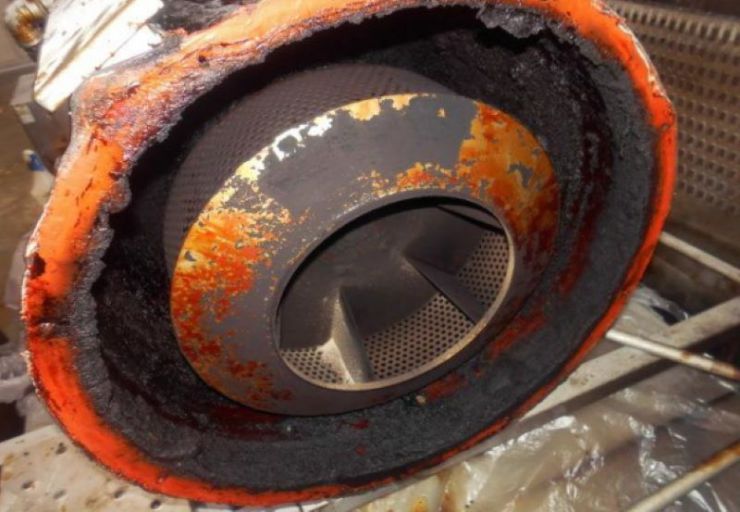 ダンパー清掃前 2号系統ファン清掃前