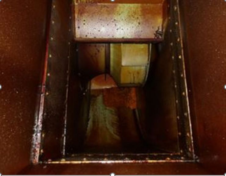 排気ファン清掃前 排気ファン清掃前
