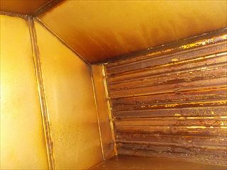 ダクト内・VD洗浄前 ダクト内・VD洗浄前