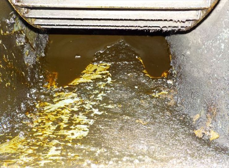 排気ファンまわり清掃前 排気ファンまわり清掃前